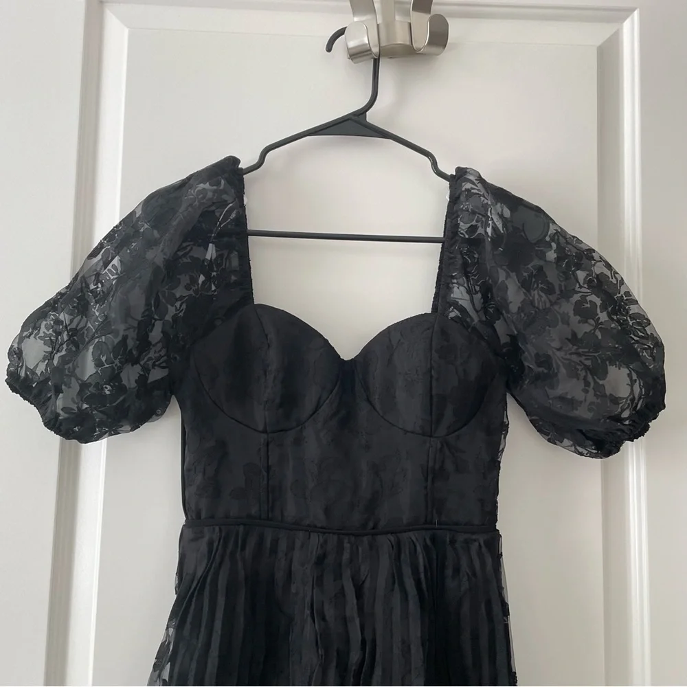 New Years Eve Lulus Black Floral Jacquard Pleated Midi Dress Size XS - Picture 5 of 10